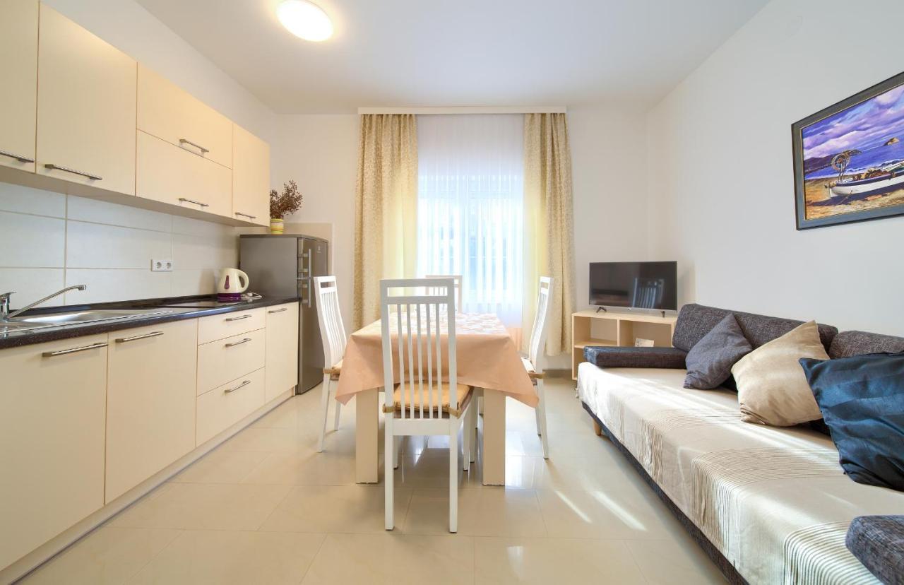 Apartmani Mara Matic Malinska Eksteriør bilde